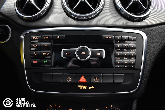 MERCEDES-BENZ GLA 180 CDI Automatic Sport